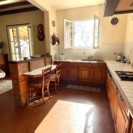 Charmante Maison Avec Piscine Pour 6 Personnes A - Fr-1-824-17