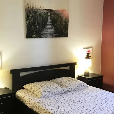 Charmante Maison Avec Piscine Pour 6 Personnes A - Fr-1-824-17 * Trémolat